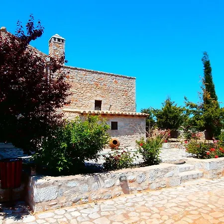 ゲストハウス Pirgoi Edem 4*