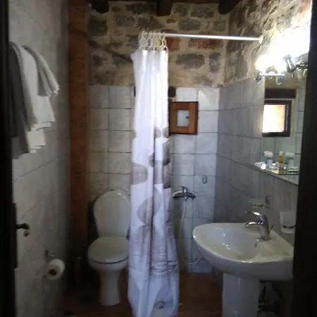 ゲストハウス Pirgoi Edem