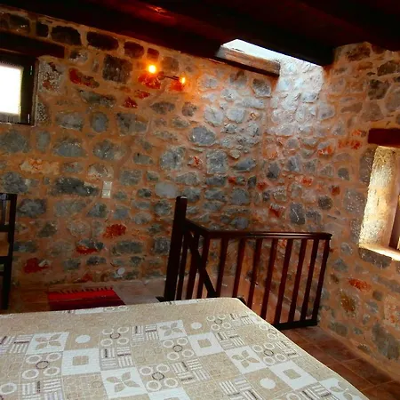 Pirgoi Edem ゲストハウス 4*