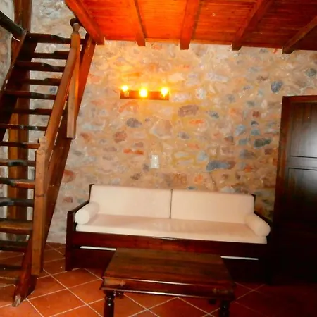 ゲストハウス Pirgoi Edem