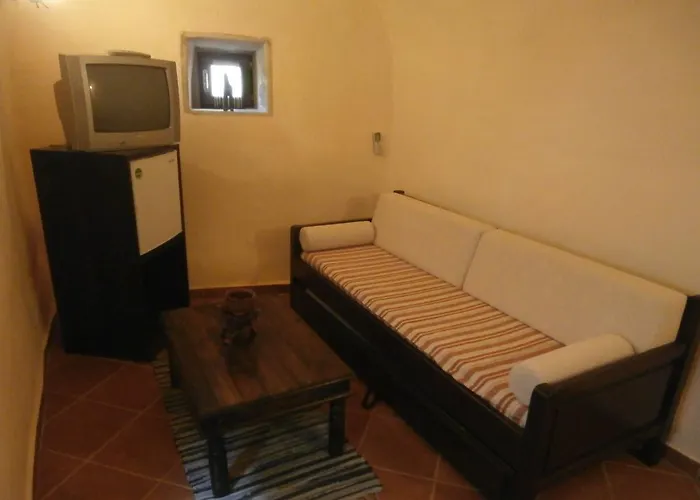 Pirgoi Edem Gasthuis Pírgos Dhiroú