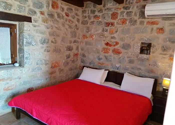 Pirgoi Edem Pírgos Dhiroú